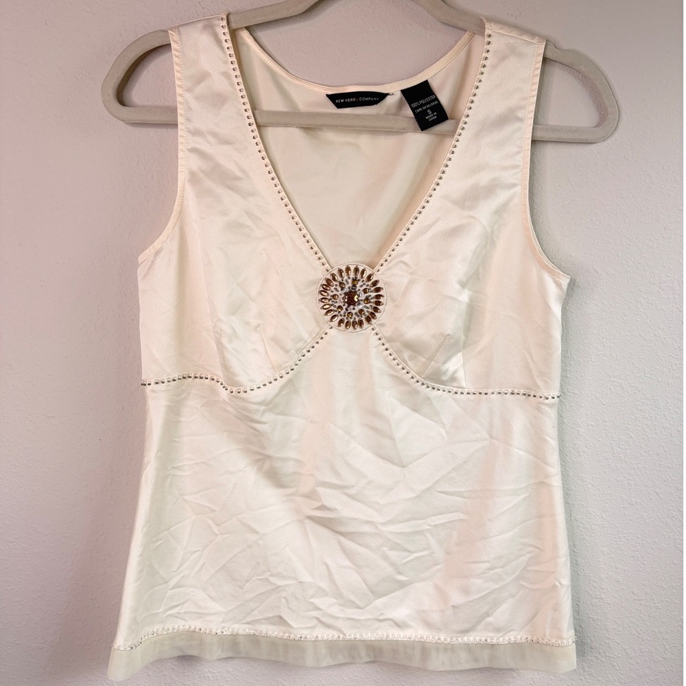 Vintage Y2K Silky Cream Embellished V Neck New York & Co Tank Top Size Small - Picture 2 of 10